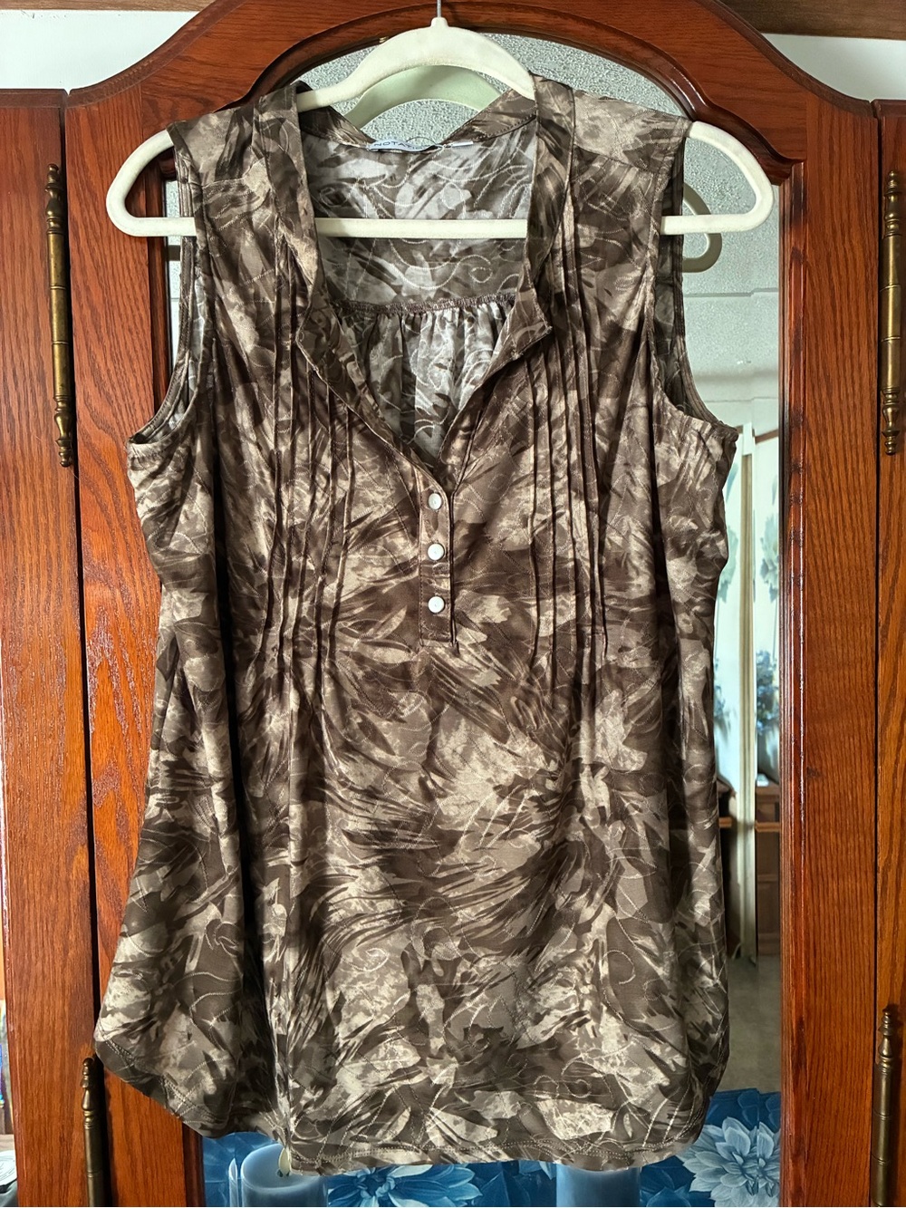 Brown Printed Sleeveless Pleated Tank Top